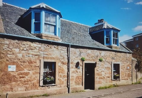 Ness City Cottage - Attic Apartment Bed and Breakfast in Inverness