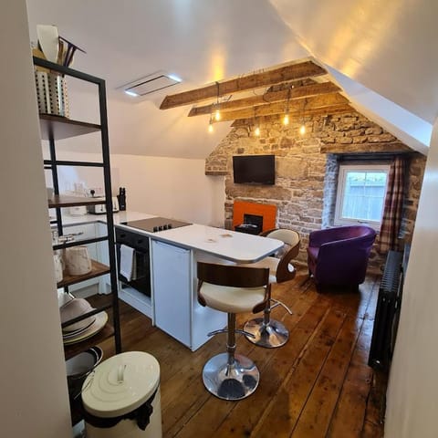 Ness City Cottage - Attic Apartment Bed and Breakfast in Inverness