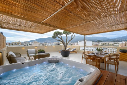 Patio, Day, Hot Tub, View (from property/room), Balcony/Terrace, Seating area, Mountain view