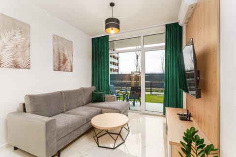 Day, TV and multimedia, Balcony/Terrace, Living room, Seating area