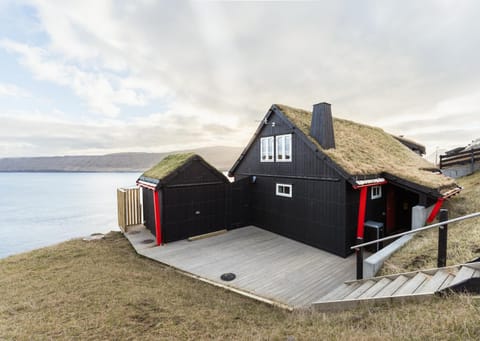 Property building, Nearby landmark, Day, Natural landscape, Mountain view, Sea view