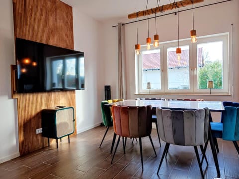 TV and multimedia, Living room, Dining area