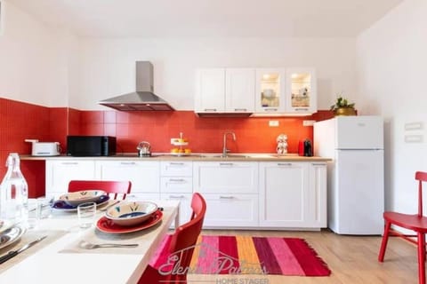 Kitchen or kitchenette, Dining area, dishwasher, stove