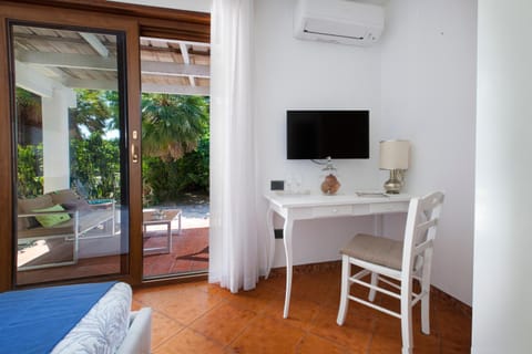 TV and multimedia, Bedroom, air conditioner