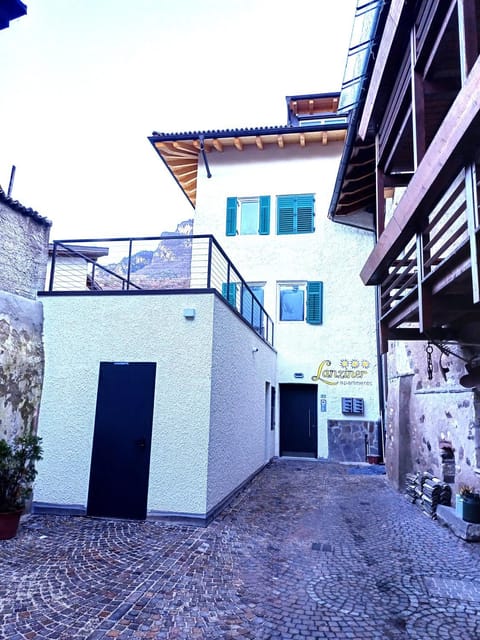 Property building, Day