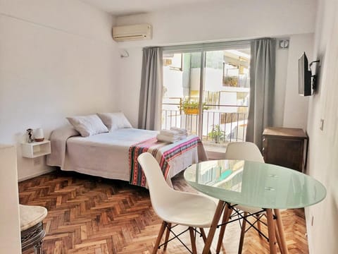 TV and multimedia, Photo of the whole room, towels, air conditioner