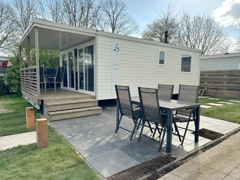 Property building, Garden view