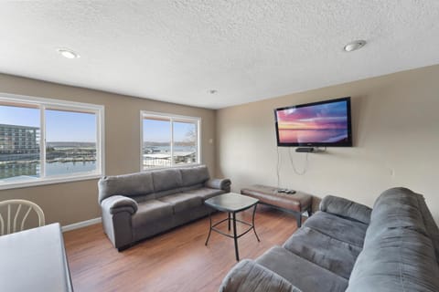 Palace Sleep 20- Bachelor/Bachelorette Parties Welcome! House in Village Four Seasons