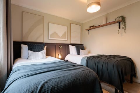 Peaceful Riverside Lodge Free Parking Apartment in Christchurch