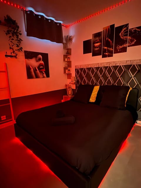 Bed, Decorative detail, Decorative detail, Bedroom