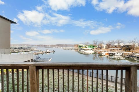 Lodge Sleep 16- Bachelor/bachelorette Parties Welcome! House in Village Four Seasons