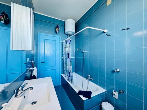 Toilet, Bathroom, Bath