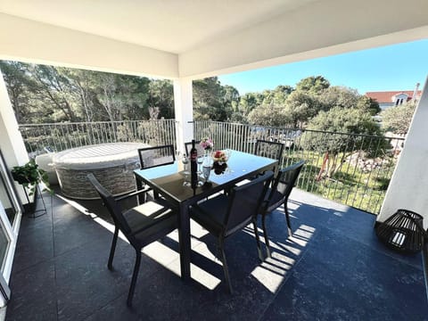 Hot Tub, Balcony/Terrace