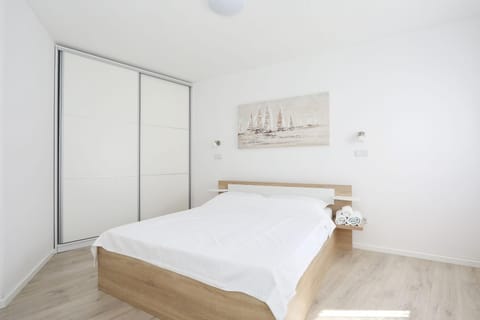 Bed, Bedroom, wardrobe