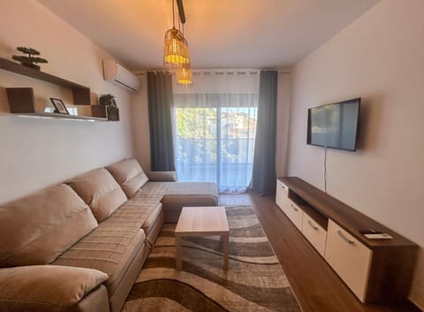 Communal lounge/ TV room, TV and multimedia, Living room, Seating area