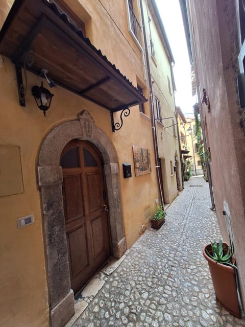 Property building, Day, Neighbourhood, Street view