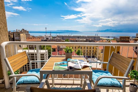 View (from property/room), City view, Sea view
