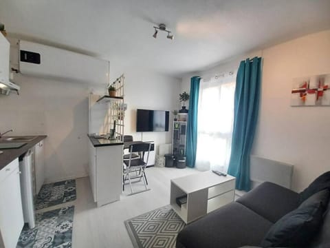TV and multimedia, Kitchen or kitchenette, Dining area