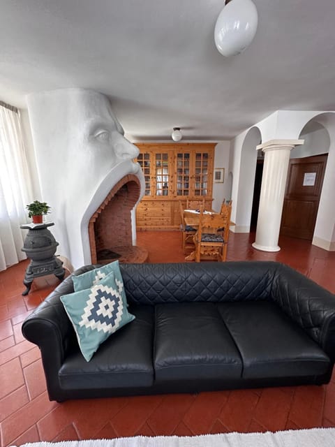 Seating area, flat iron