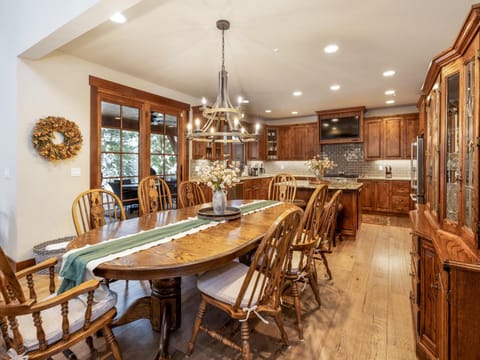 Family Home, Hot Tub, Suncadia Pool Access House in Ronald