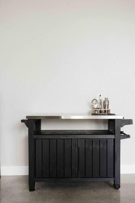 Luxury Lake LBJ Waterfront Home with Hot Tub and Boat Slip House in Kingsland