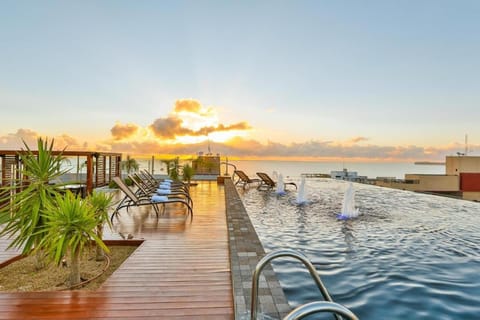 Day, Sea view, Swimming pool, Sunrise, sunbed