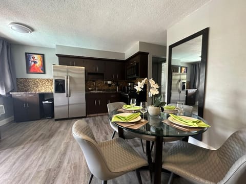 Kitchen or kitchenette, Living room, Dining area