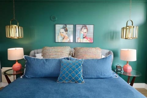 Adorable 12th Floor Standard Unit Parking Included Hotel in Coconut Grove