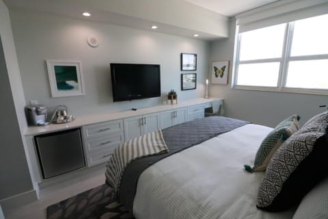 Renovated 21st Floor Private Unit located in Coconut Grove Hotel Hotel in Coconut Grove