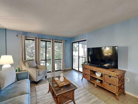 TV and multimedia, Balcony/Terrace, Living room, Seating area, furniture
