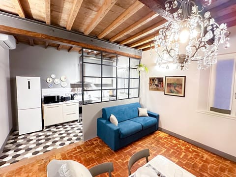 Kitchen or kitchenette, Living room, Dining area, stove, stove