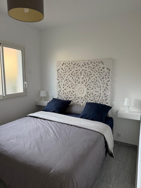 Appartement cosy avec cour privée & terrasse Calme idéal couples familles Apartment in Cavaillon