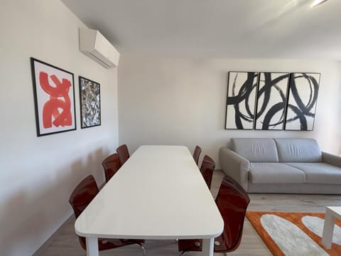 Living room, Seating area, Dining area, air conditioner