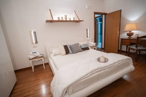 Bed, Decorative detail, Bedroom