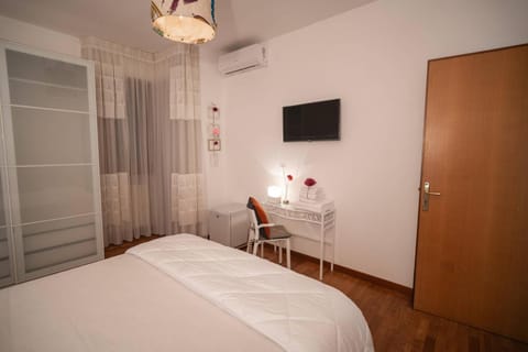 Decorative detail, Bedroom