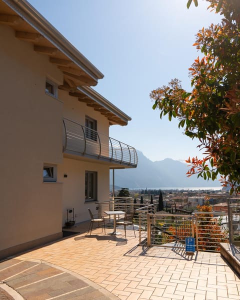 Property building, Balcony/Terrace, City view, Mountain view, Inner courtyard view