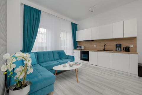 Coffee/tea facilities, Kitchen or kitchenette, Living room, Seating area, minibar, pet friendly, stove, toaster
