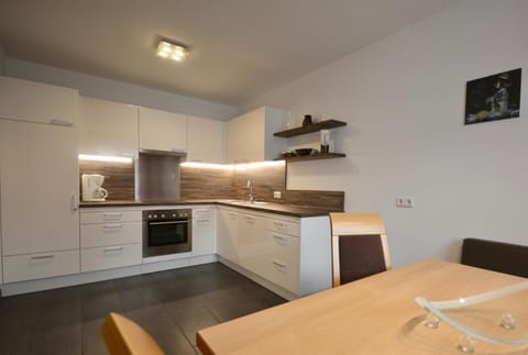 Kitchen or kitchenette, Dining area, stove