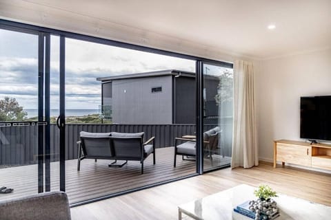 Spacious and Convenient - Azure Retreat House in Bicheno