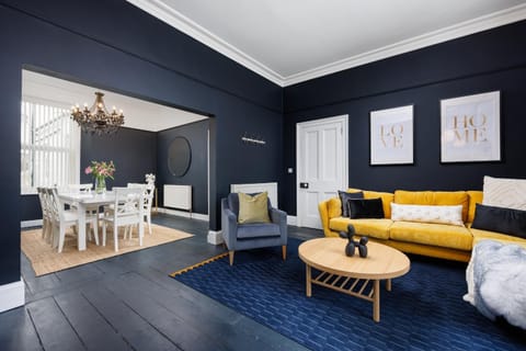 Living room, Seating area, Dining area