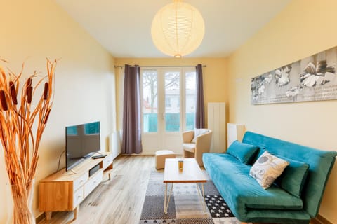 Communal lounge/ TV room, TV and multimedia, Living room, Seating area