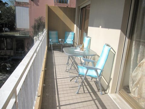 Balcony/Terrace, furniture