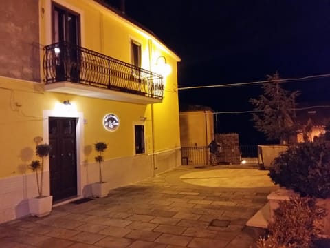 Property building, Night, Balcony/Terrace