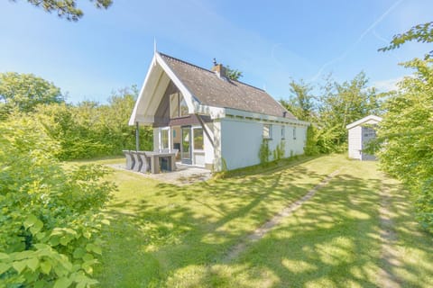 Property building, Day, Garden, Garden view