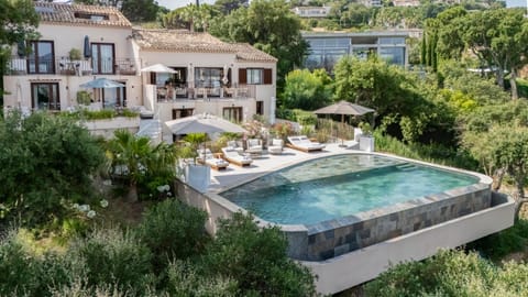 Property building, Natural landscape, Garden, Garden view, Pool view, Swimming pool, sunbed