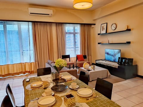 TV and multimedia, Living room, Seating area, air conditioner