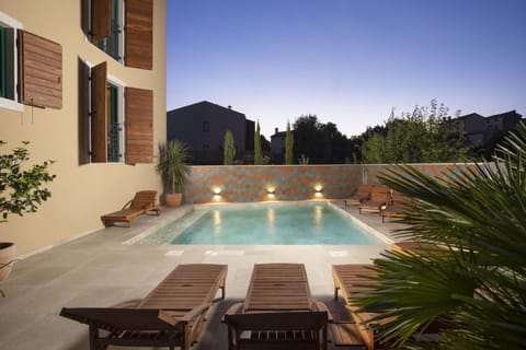 Property building, Swimming pool