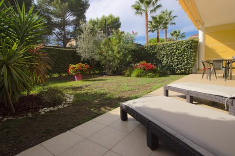 Golfe Juan - 4 People - Swimming Pool - Private Parking House in Antibes