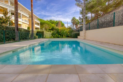Golfe Juan - 4 People - Swimming Pool - Private Parking House in Antibes