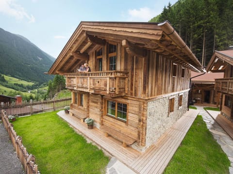 Property building, Neighbourhood, Natural landscape, Summer, On site, Mountain view, Area and facilities